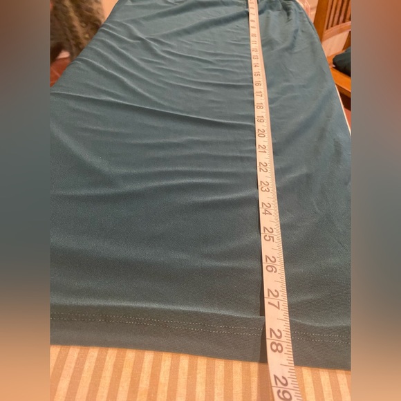 Ladies Zadie B’s Gianni Forest Green Top (L) and Skirt (XL) - Picture 7 of 9